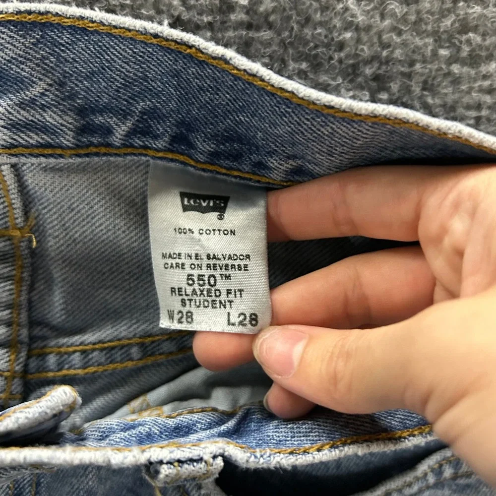 Levi's Jeans Mens Size 28x28 Blue 550 Relaxed Fit Student Light Wash Denim